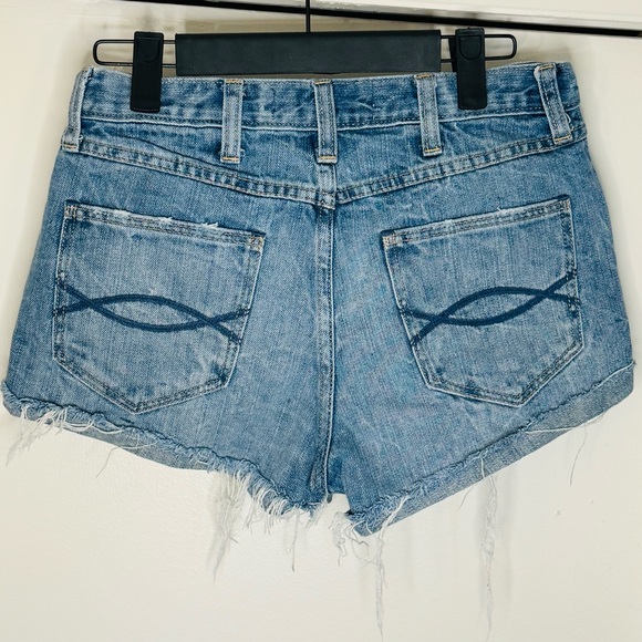 Abercrombie & Fitch | Light Wash High Rise Jean Short | SIze 0 - Picture 3 of 6